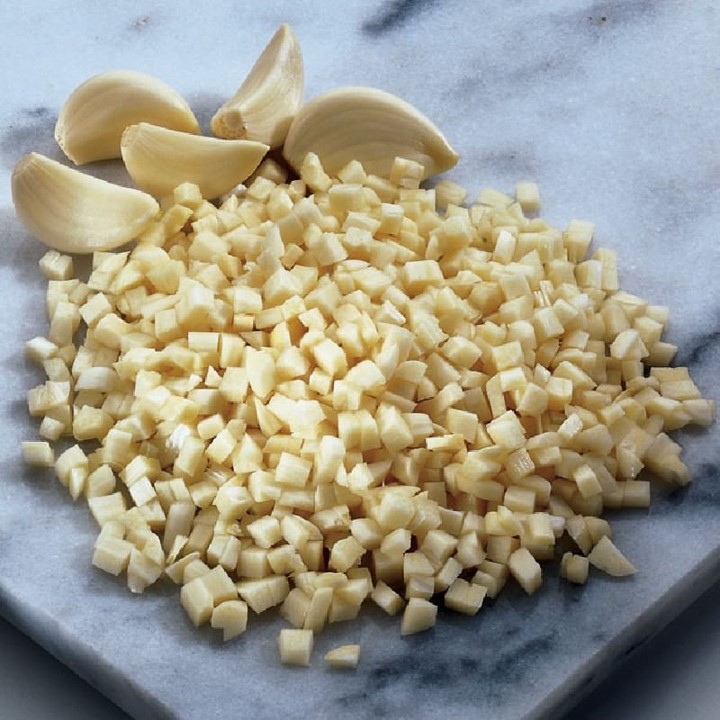 AJOS PELADOS Y TROCEADOS X 250 GRS - 500 GRS